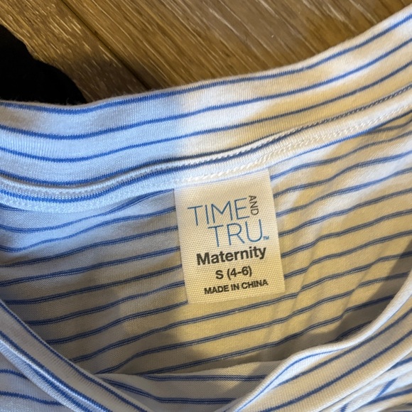 Time and Tru Maternity tops - Picture 2 of 3